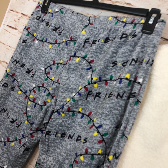 Friends TV show Pajamas CHRISTMAS Set Sherpa new - Picture 7 of 8